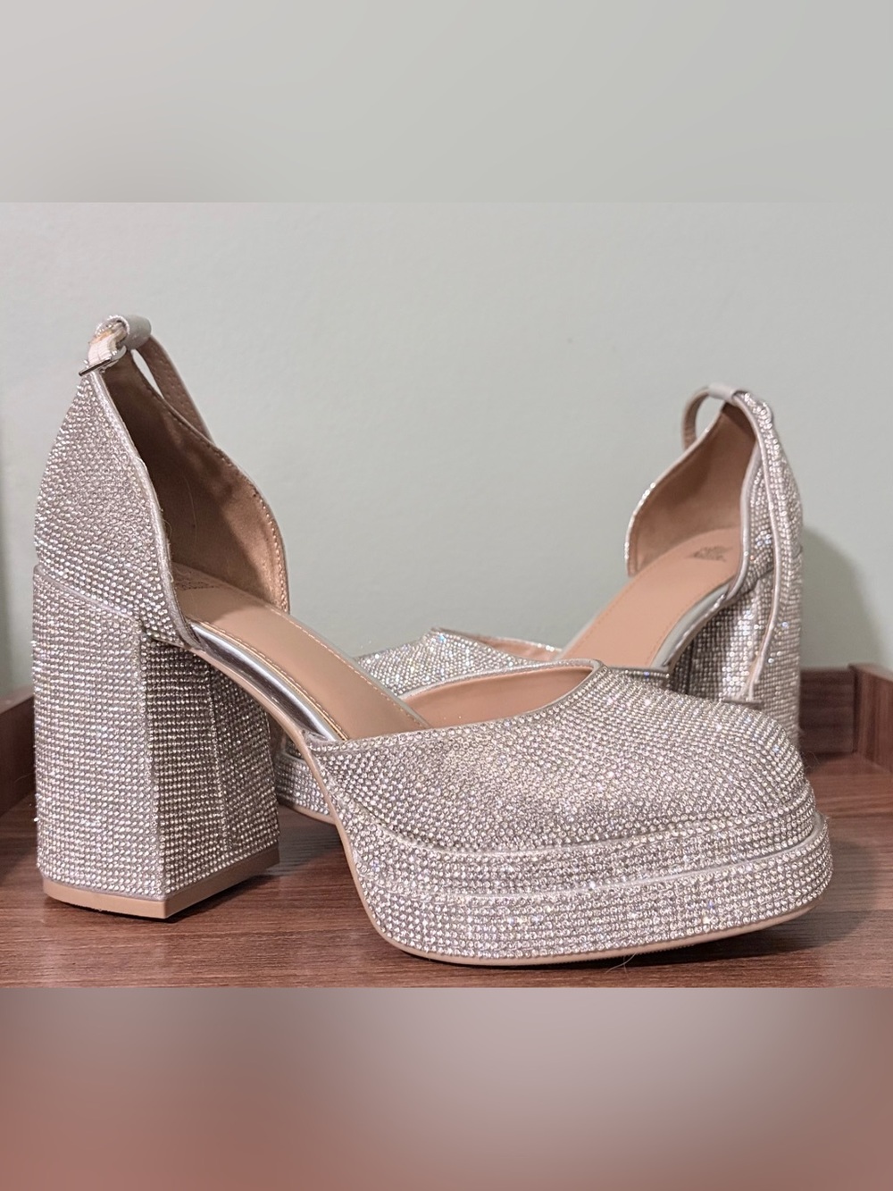NWOT Women's Rhinestone Platform Block Heel Pumps - 7.5